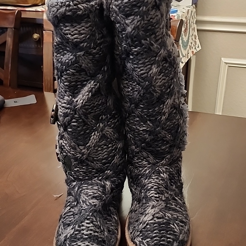 Size 10 Tall Grey Sweater Muk Luks